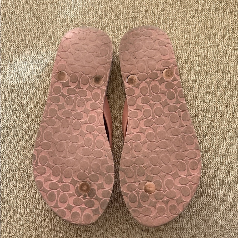 Coach Women's light pink flip flops - Picture 4 of 4